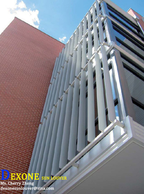 Κάθετο louvers αργίλιο που χρησιμοποιείται για τον τοίχο κουρτινών προσόψεων